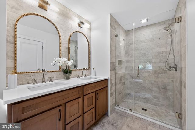 319 CRESTVIEW CIR, Media, PA 19063