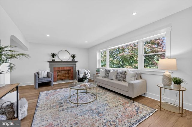 319 CRESTVIEW CIR, Media, PA 19063