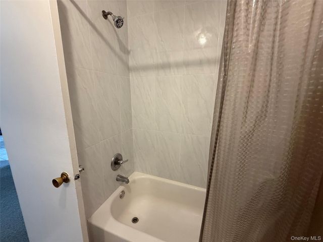 26 Cooper Road 811, Poughkeepsie, NY 12603