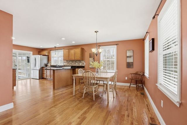 6 Spinnaker Cir, Haverhill, MA 01830