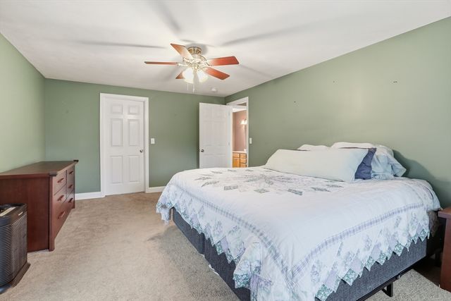 6 Spinnaker Cir, Haverhill, MA 01830