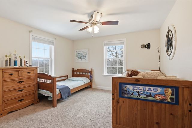 6 Spinnaker Cir, Haverhill, MA 01830