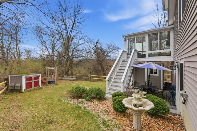 6 Spinnaker Cir, Haverhill, MA 01830