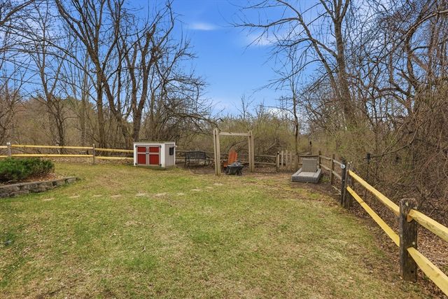 6 Spinnaker Cir, Haverhill, MA 01830