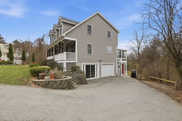 6 Spinnaker Cir, Haverhill, MA 01830