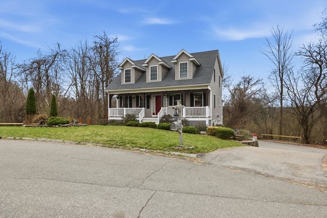 6 Spinnaker Cir, Haverhill, MA 01830