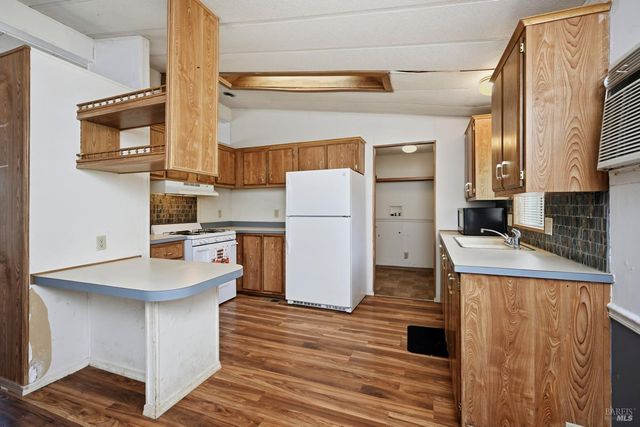 5139 Canterberry Dr, Kelseyville, CA 95451