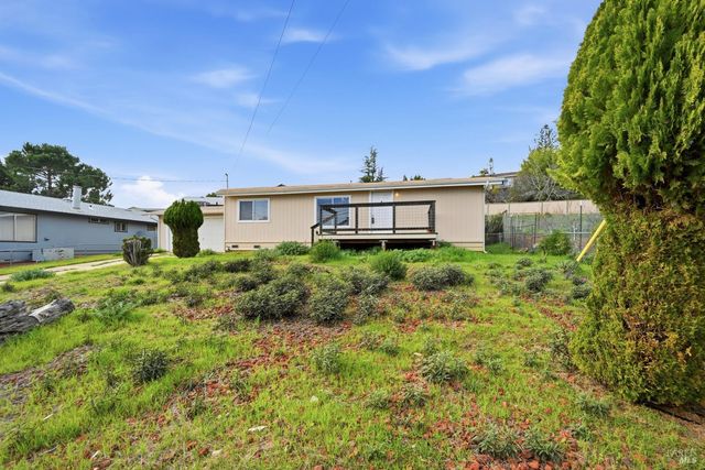 5139 Canterberry Dr, Kelseyville, CA 95451