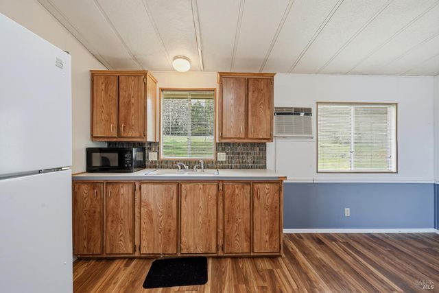 5139 Canterberry Dr, Kelseyville, CA 95451