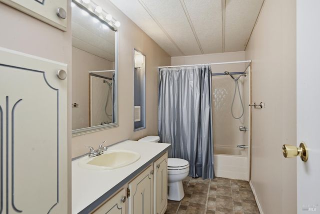 5139 Canterberry Dr, Kelseyville, CA 95451