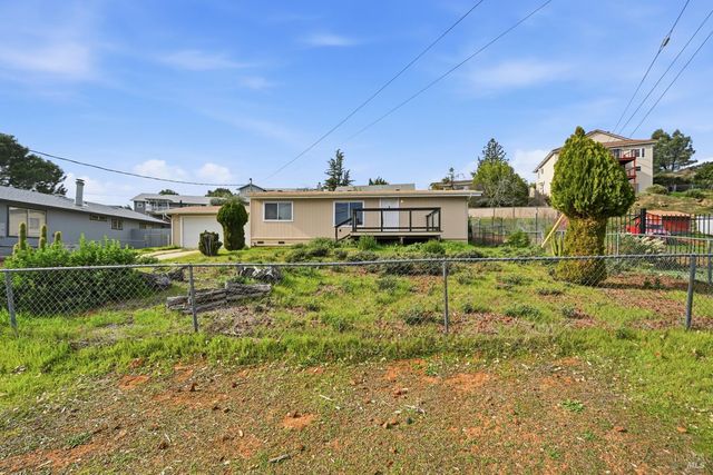 5139 Canterberry Dr, Kelseyville, CA 95451