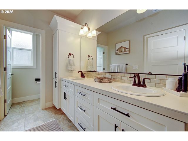 13609 Ne 61ST Ave, Vancouver, WA 98686