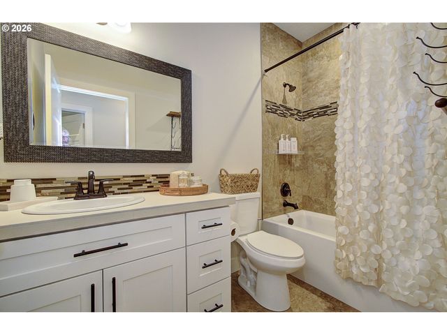 13609 Ne 61ST Ave, Vancouver, WA 98686