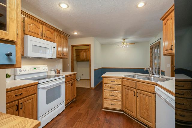 3922 W Cardinal Street, Springfield, MO 65810