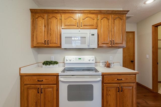 3922 W Cardinal Street, Springfield, MO 65810