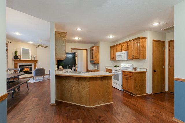 3922 W Cardinal Street, Springfield, MO 65810