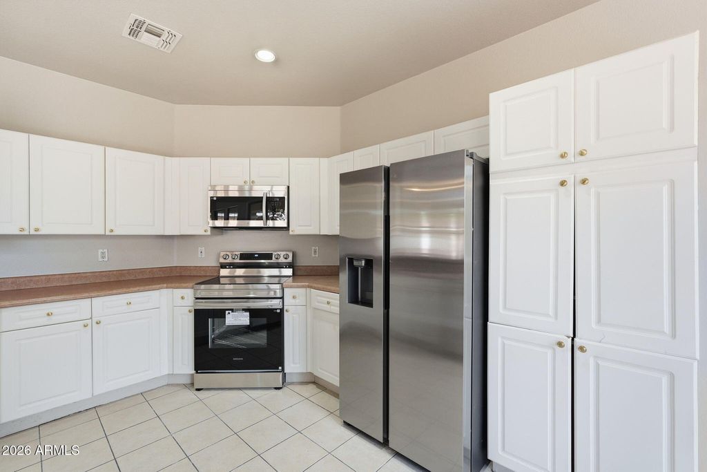 13557 W CYPRESS Street, Goodyear, AZ 85395 — photo 4