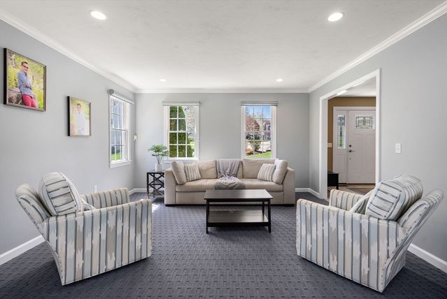 57 Bouffard Dr, Marlborough, MA 01752