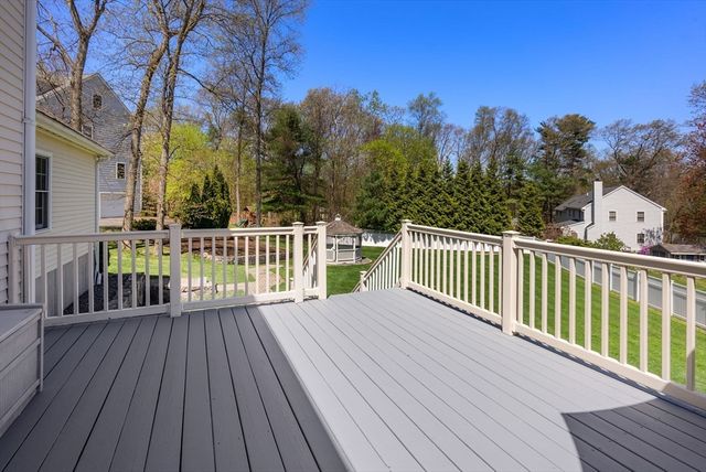 57 Bouffard Dr, Marlborough, MA 01752