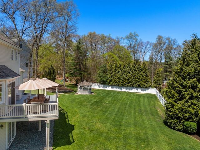 57 Bouffard Dr, Marlborough, MA 01752