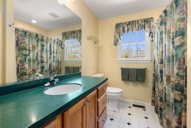 57 Bouffard Dr, Marlborough, MA 01752