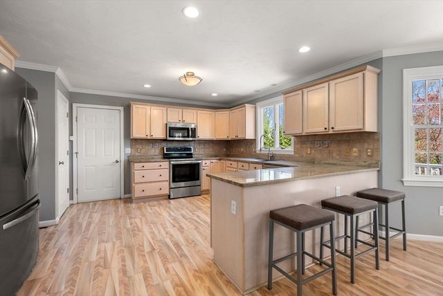 57 Bouffard Dr, Marlborough, MA 01752