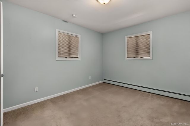 18 Campbell Lane, East Islip, NY 11730