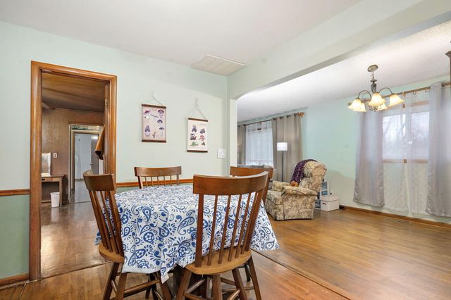 853 W Whiteside Street, Springfield, MO 65807