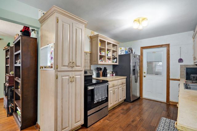 853 W Whiteside Street, Springfield, MO 65807