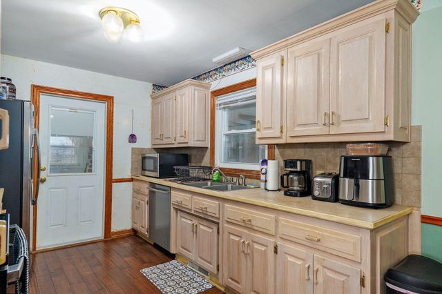 853 W Whiteside Street, Springfield, MO 65807