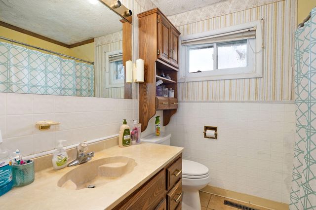 853 W Whiteside Street, Springfield, MO 65807