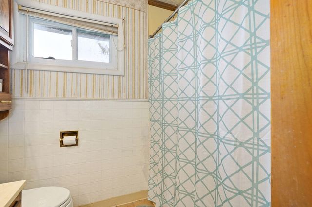 853 W Whiteside Street, Springfield, MO 65807