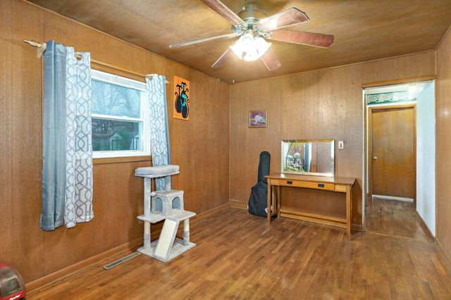 853 W Whiteside Street, Springfield, MO 65807