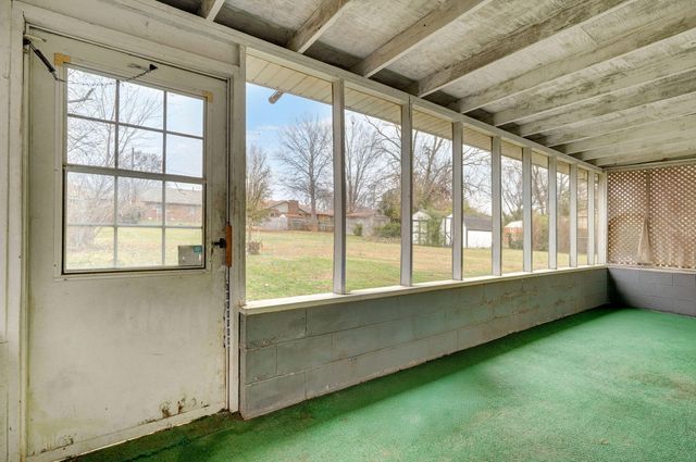 853 W Whiteside Street, Springfield, MO 65807