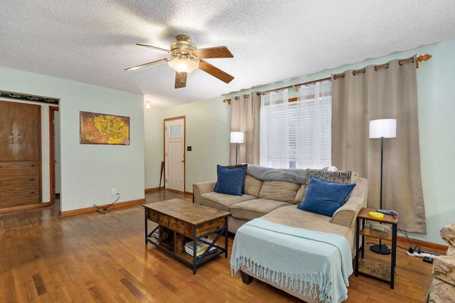 853 W Whiteside Street, Springfield, MO 65807