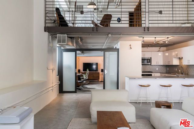 1130 S Flower Street 103, Los Angeles, CA 90015