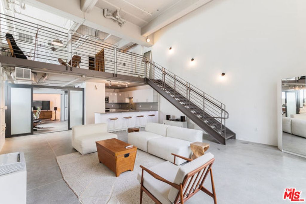 1130 S Flower Street 103, Los Angeles, CA 90015