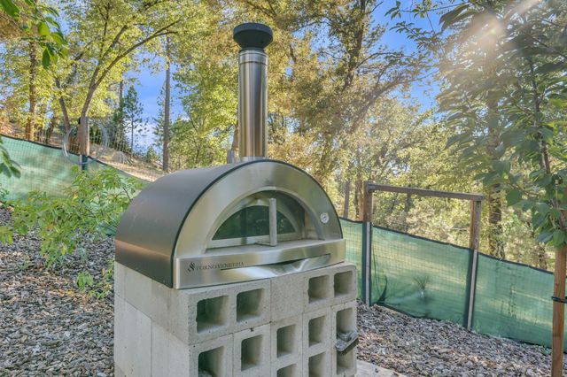 21930 Placer Hills Rd, Colfax, CA 95713