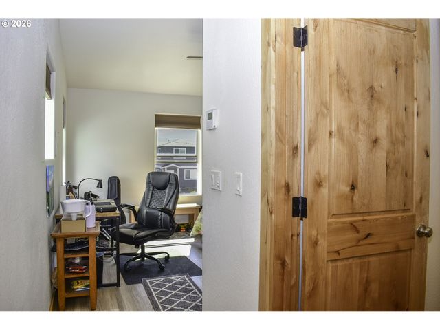 310 E RAPP Rd, Talent, OR 97540