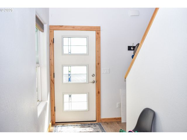 310 E RAPP Rd, Talent, OR 97540