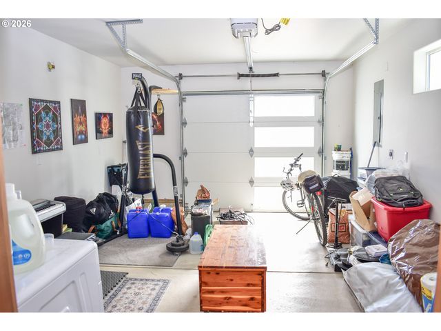 310 E RAPP Rd, Talent, OR 97540