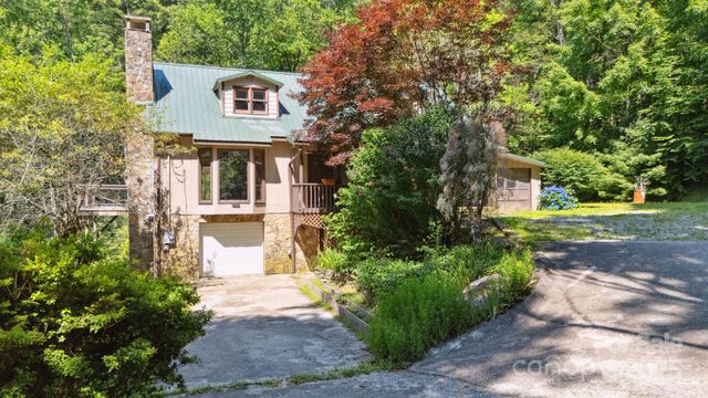 44 Rainbow Road, Highlands, NC 28741