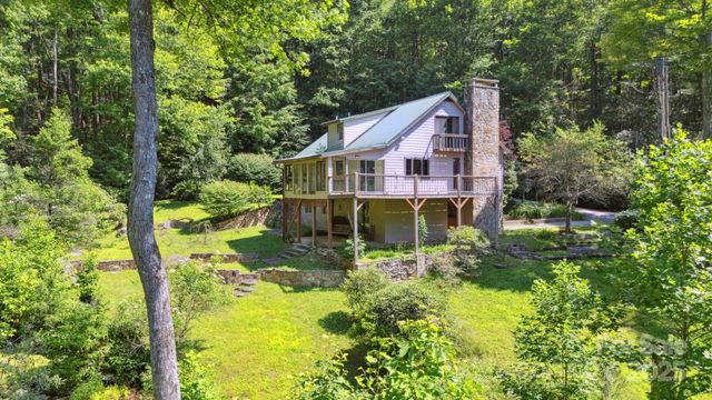 44 Rainbow Road, Highlands, NC 28741