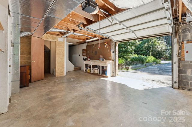 44 Rainbow Road, Highlands, NC 28741