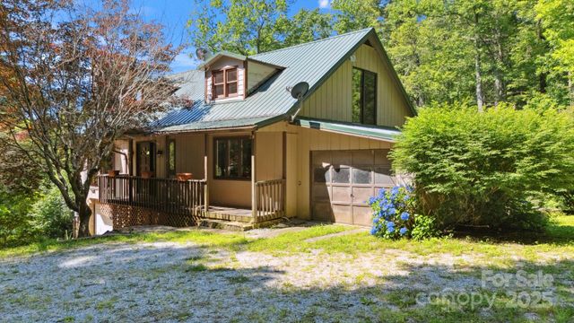 44 Rainbow Road, Highlands, NC 28741