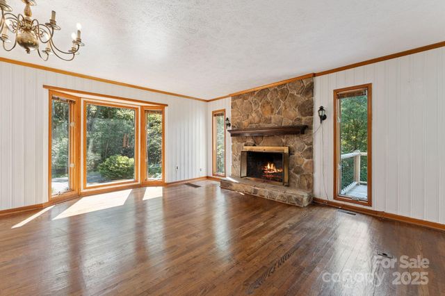 44 Rainbow Road, Highlands, NC 28741