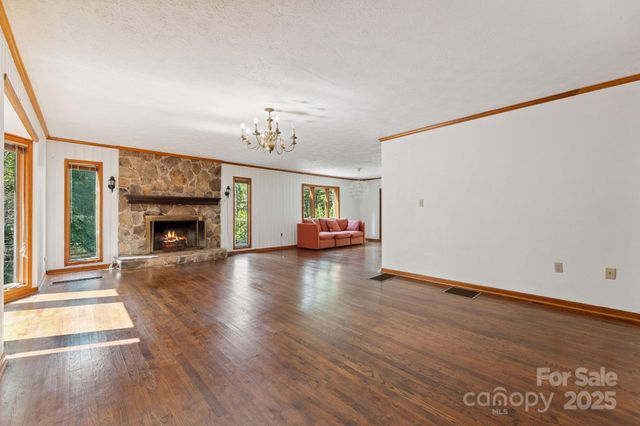 44 Rainbow Road, Highlands, NC 28741