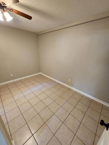 128 Smith Street, Crestview, FL 32539