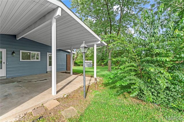 5 Filly Court, Florissant, MO 63033