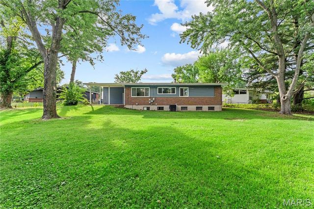 5 Filly Court, Florissant, MO 63033